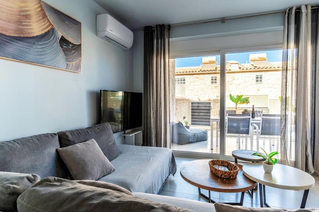 Zefyros Suite , Seafront Retreat ! Pánormos Eksteriør billede