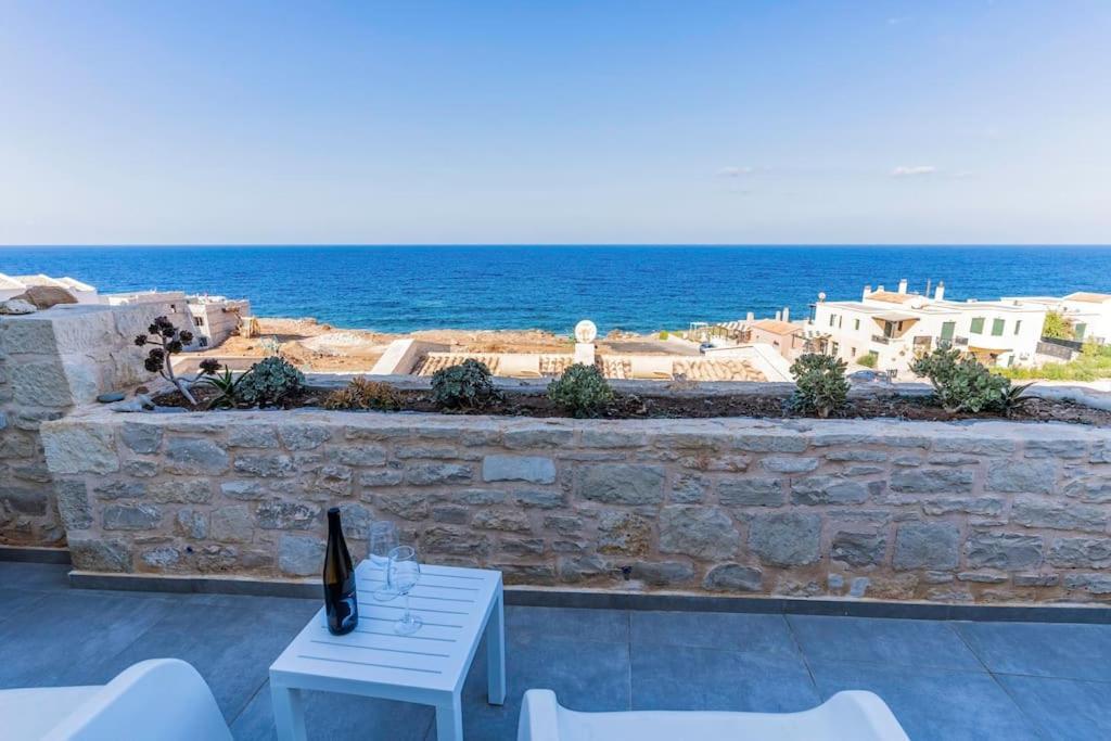 Zefyros Suite , Seafront Retreat ! Pánormos Eksteriør billede