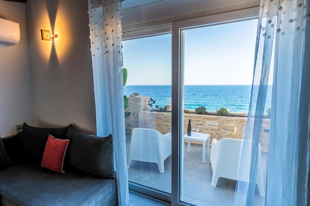 Zefyros Suite , Seafront Retreat ! Pánormos Eksteriør billede
