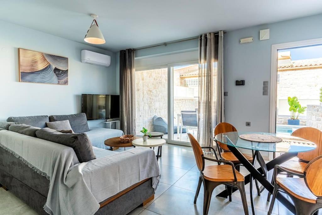 Zefyros Suite , Seafront Retreat ! Pánormos Eksteriør billede